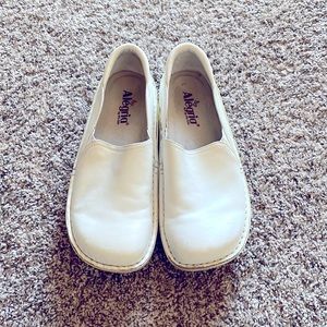 Nursing school shoes